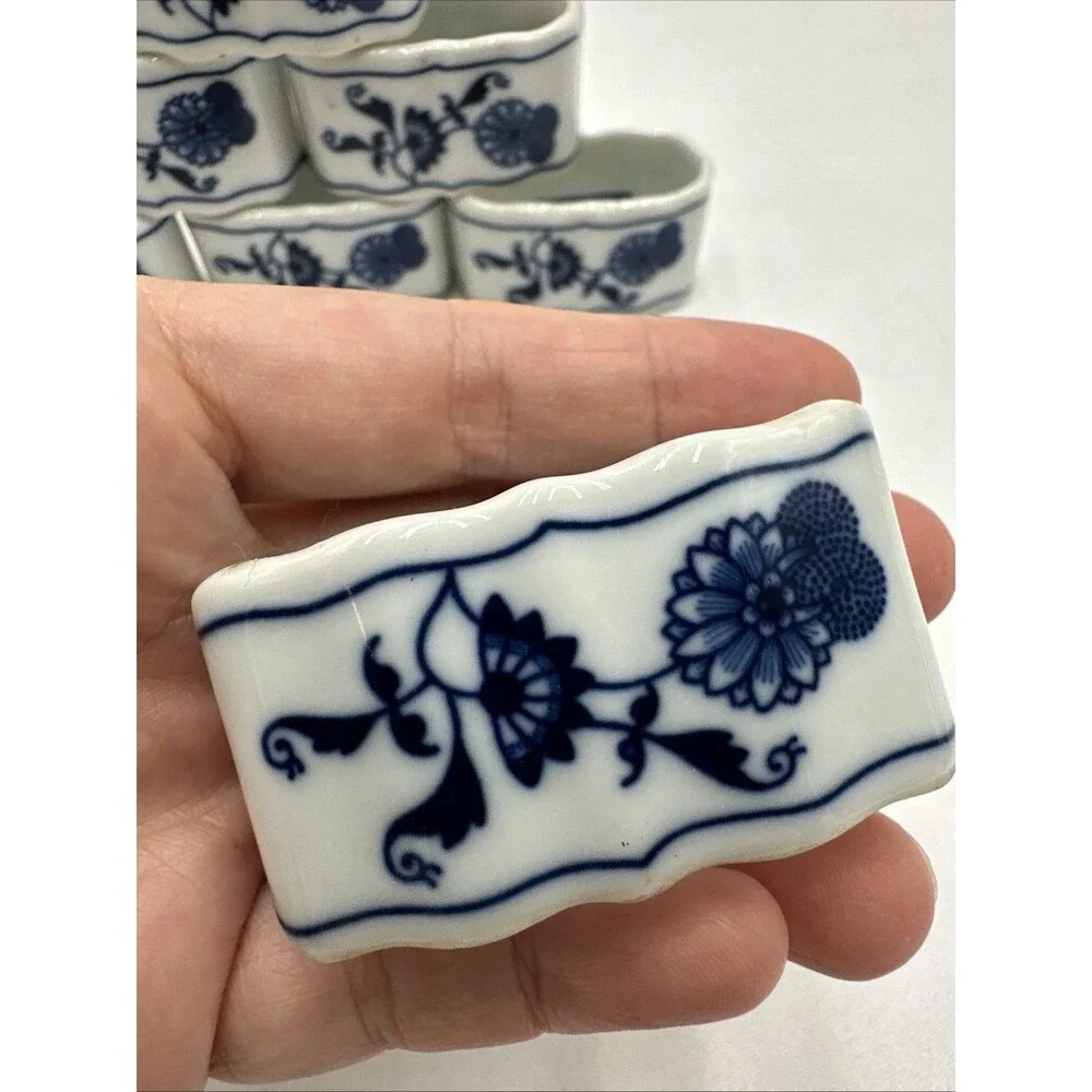 Blue Danube, Blue Onion: Set of 8 Napkin Rings